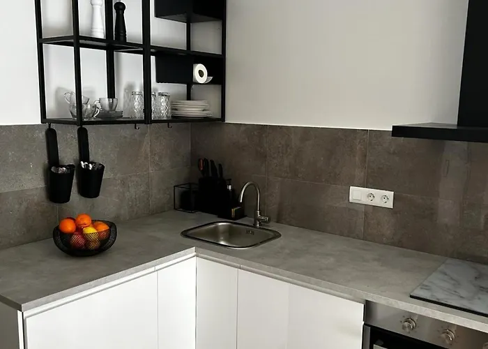 Veluni - - Free Parking Apartment *