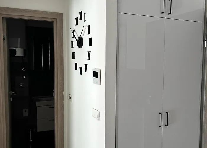 Veluni - - Free Parking Apartment *