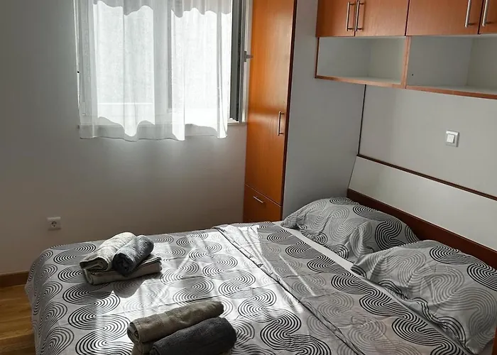 Veluni - - Free Parking Apartment *