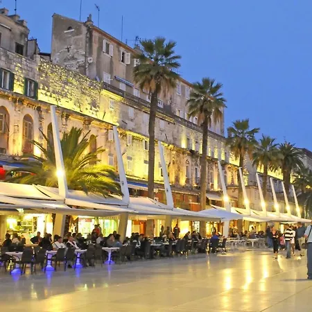 Veluni - - Free Parking Apartmán Split