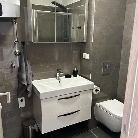 Veluni - - Free Parking Spalato