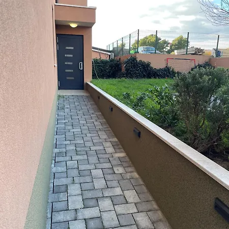 Veluni - - Free Parking Apartman